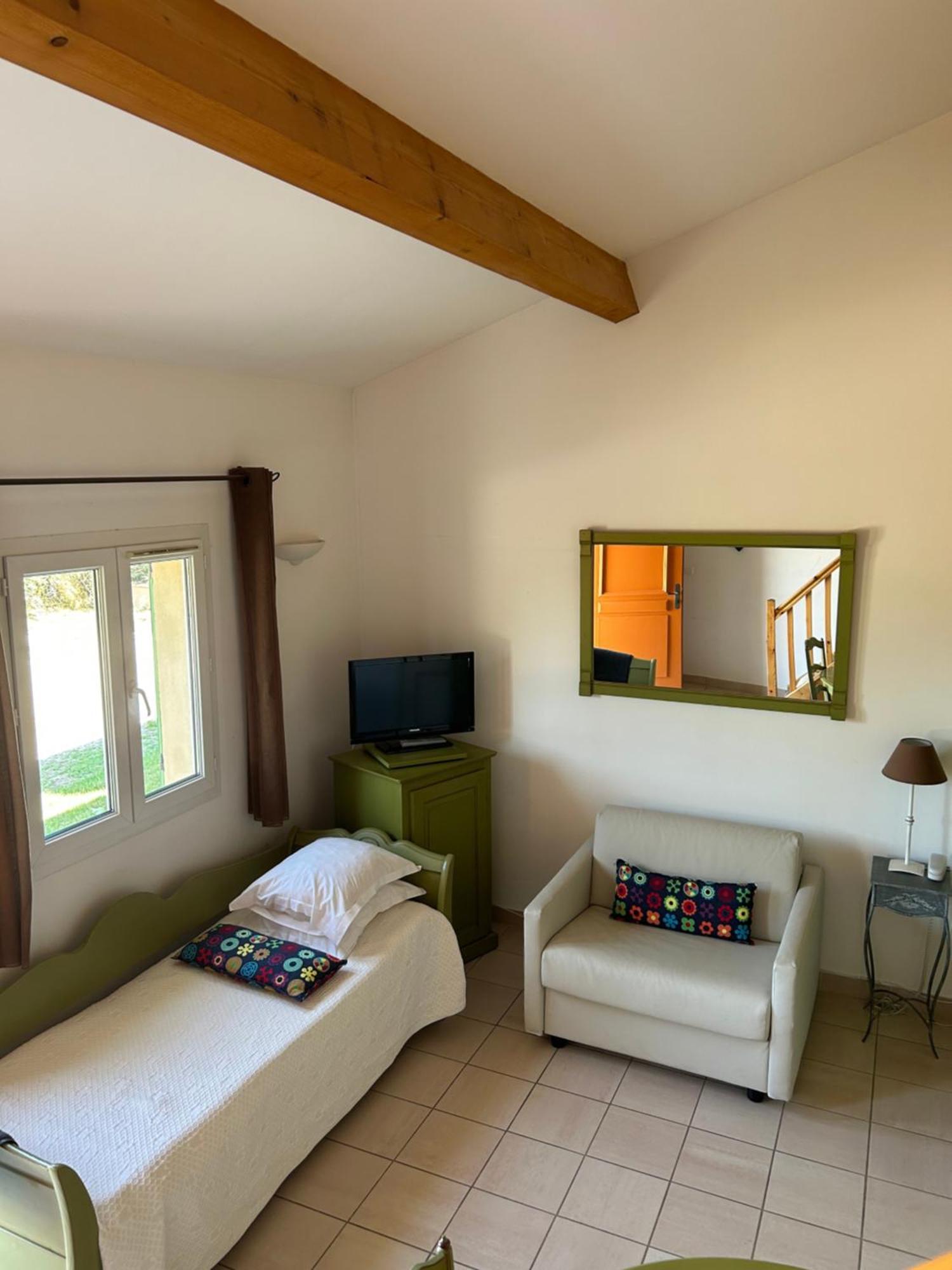 Hotel Terriciae Aux Portes De Maussane Les Alpilles Habitación foto